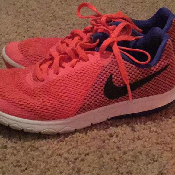 Nike size 7.5 flex experience rn 6 neon coral - Picture 2 of 4